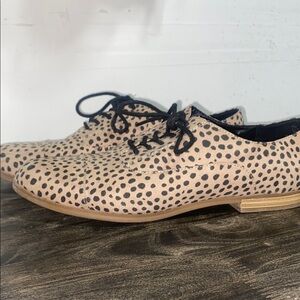 Spotted Lace-Up Oxfords